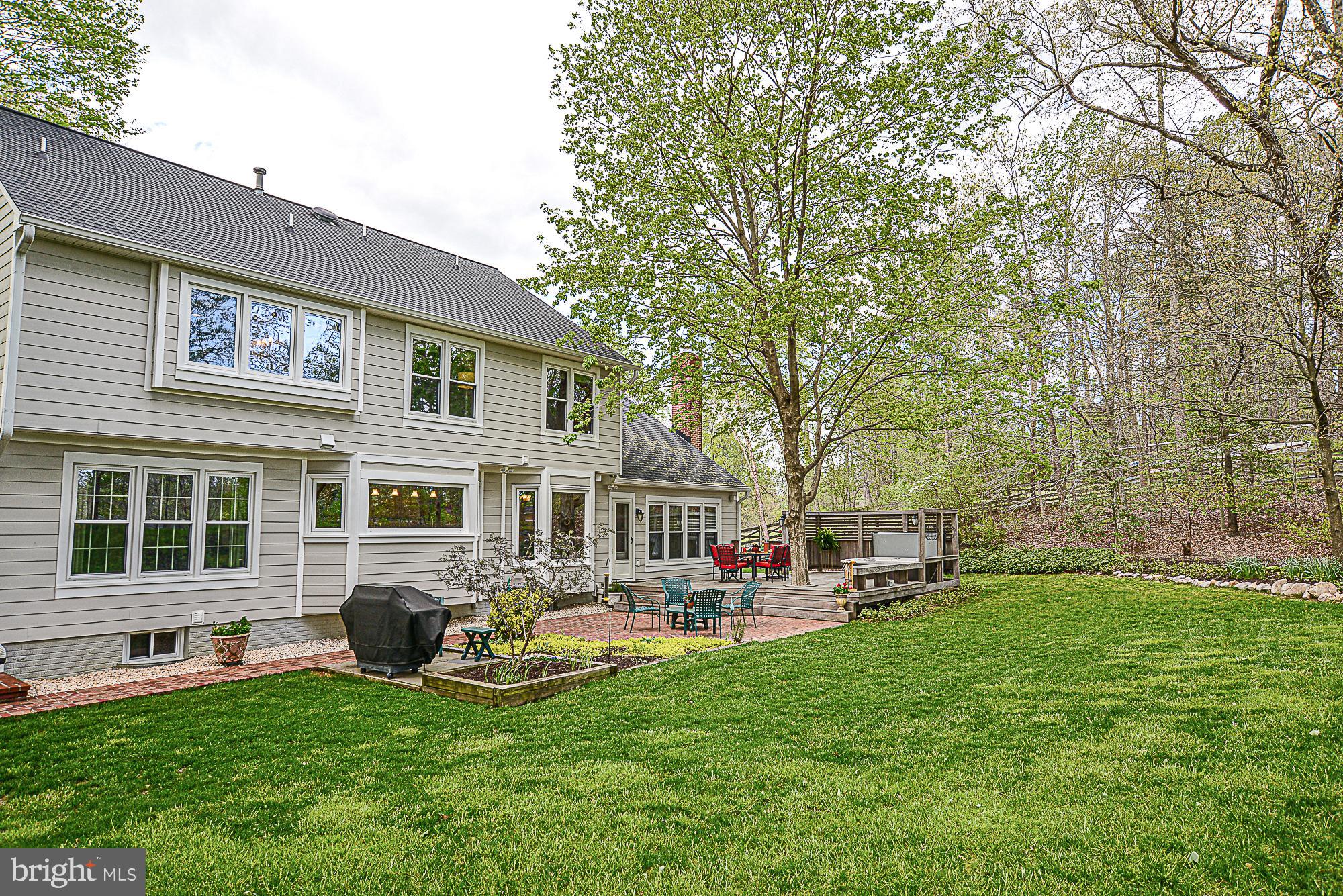 9291 Davis Drive Lorton, VA 22079 - Photo 50 of 57 High end hardiplank lap siding