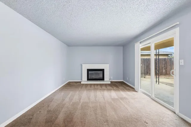 $385,000 | 4665 West Ashcroft Avenue, Fresno, CA 93722