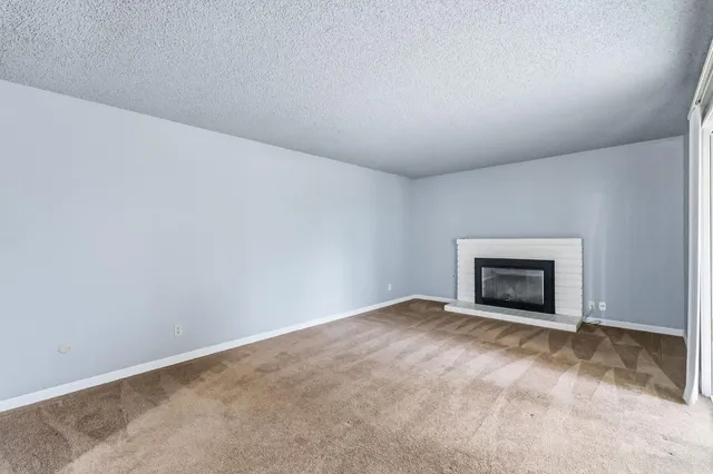 $385,000 | 4665 West Ashcroft Avenue, Fresno, CA 93722