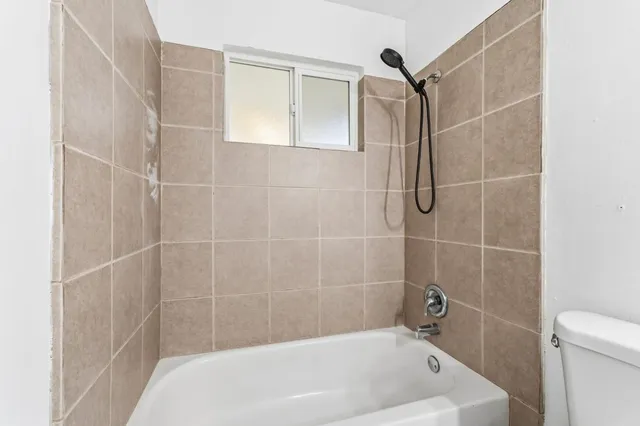 $385,000 | 4665 West Ashcroft Avenue, Fresno, CA 93722