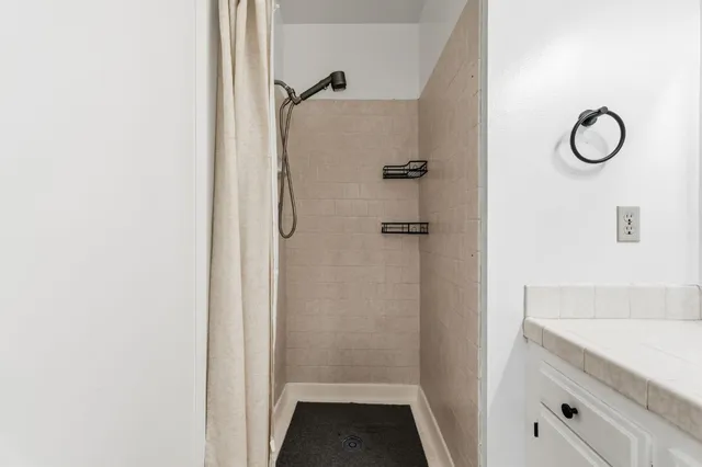 $385,000 | 4665 West Ashcroft Avenue, Fresno, CA 93722