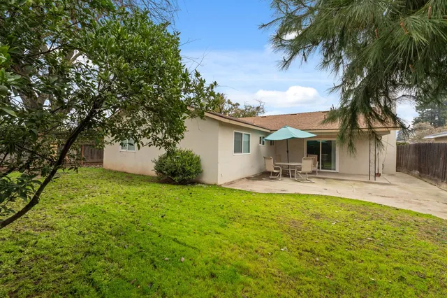 $385,000 | 4665 West Ashcroft Avenue, Fresno, CA 93722
