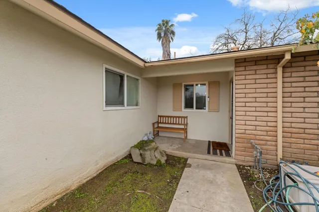 $385,000 | 4665 West Ashcroft Avenue, Fresno, CA 93722