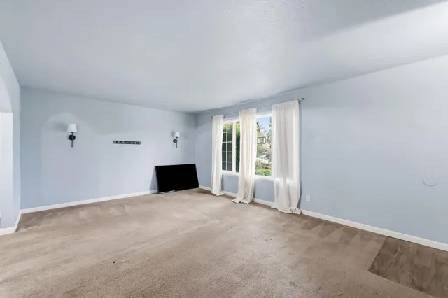 $385,000 | 4665 West Ashcroft Avenue, Fresno, CA 93722