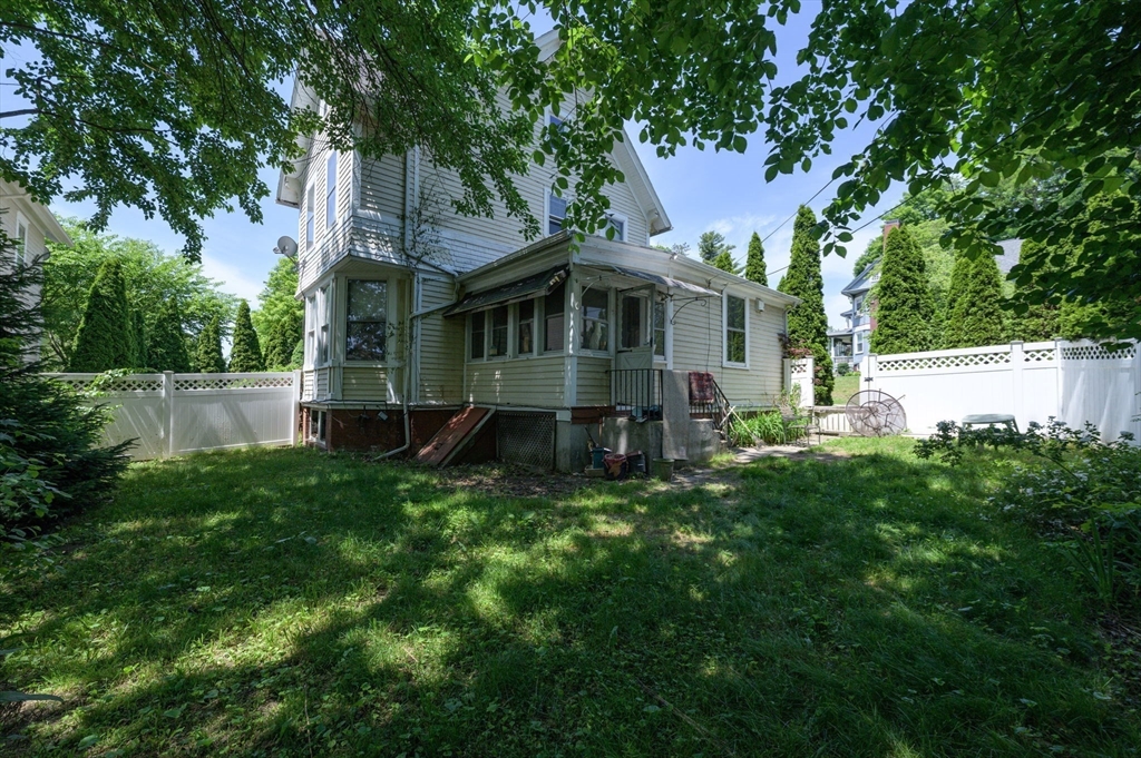415 Maple Street Springfield, MA 01105 - Photo 33 of 40