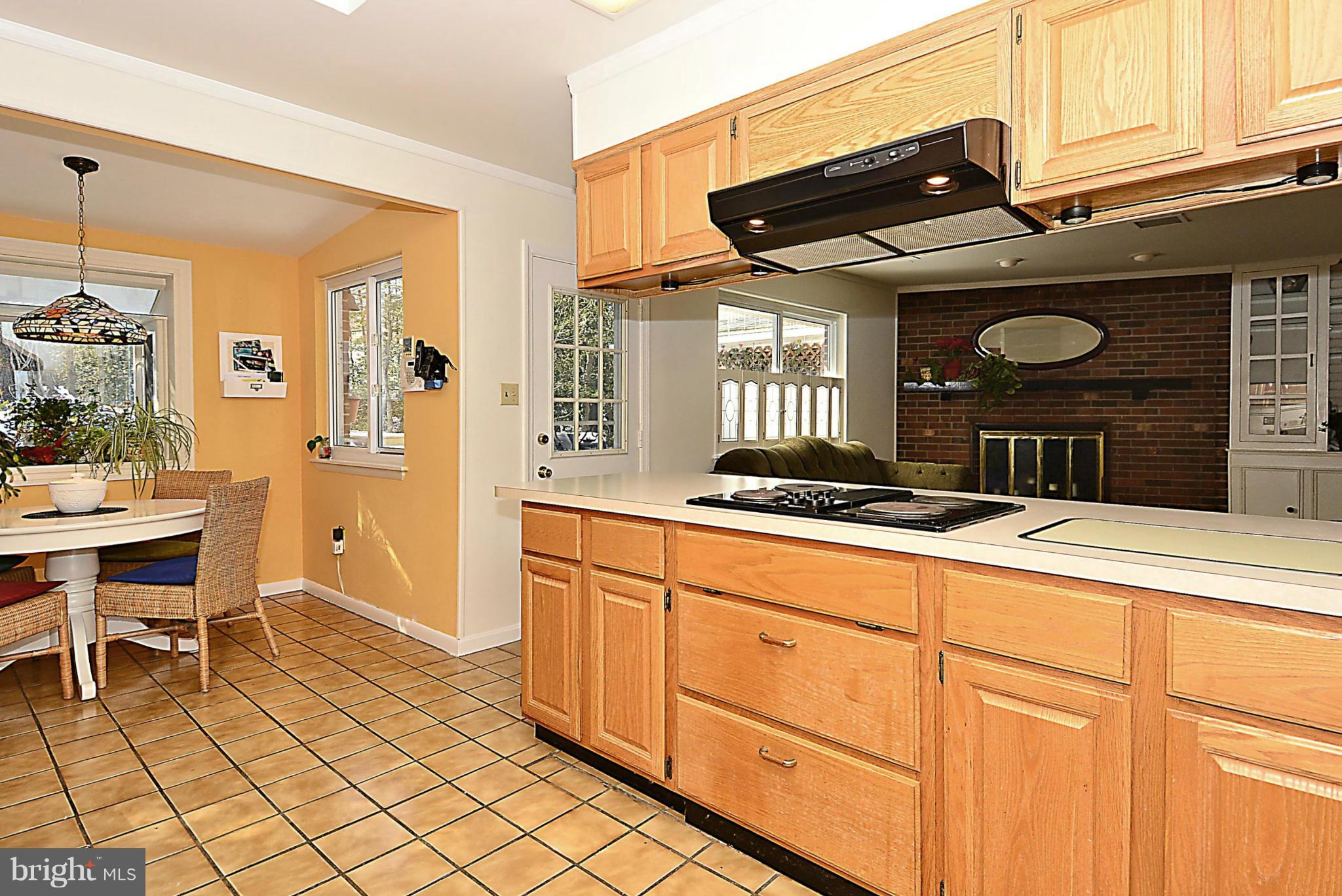 18506 Cabin Road Triangle, VA 22172 - Photo 11 of 30 Tons of Cabinet and Counter Space in Big Kitchen