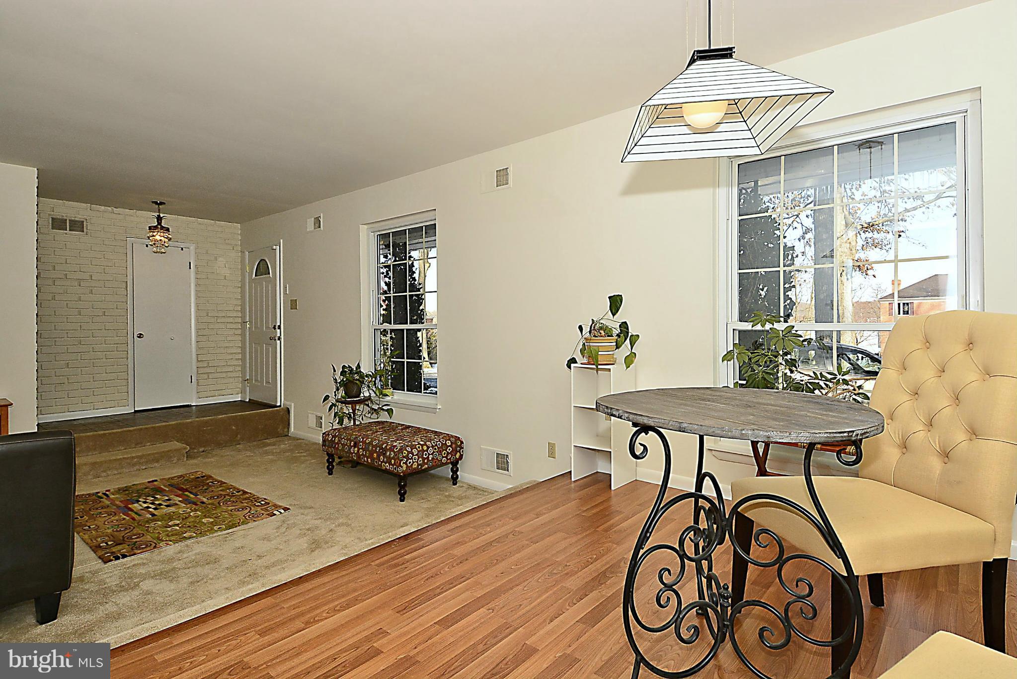 18506 Cabin Road Triangle, VA 22172 - Photo 7 of 30 Pretty Dining Rm Opens to Living Rm and Kitchen