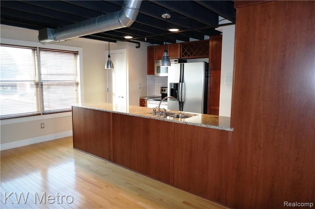 686 West Eleven Mile Road Royal Oak, MI 48073 - Photo 6 of 25