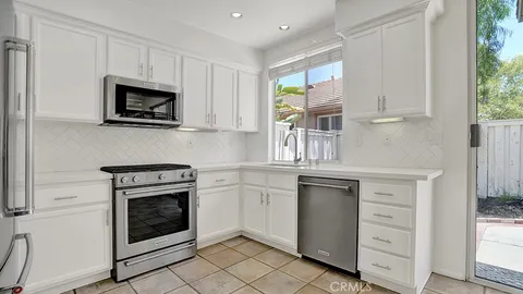 $1,075,000 | 13396 North Hearst Court, Tustin, CA 92782