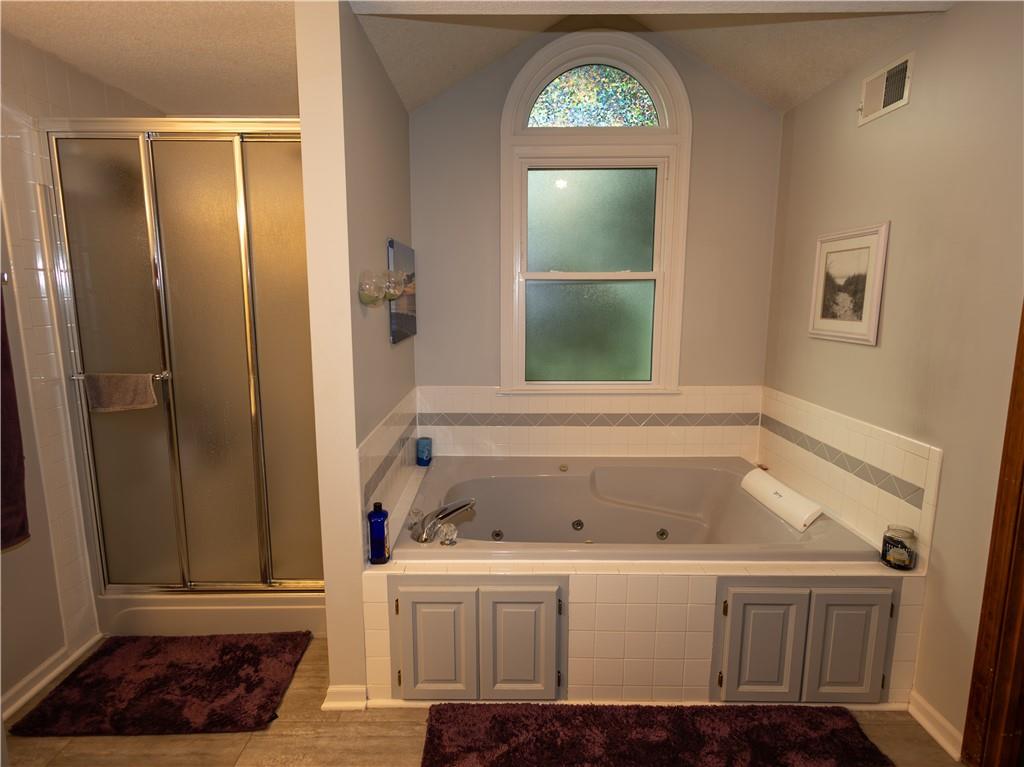 8515 Hallet Street Lenexa, KS 66215 - Photo 12 of 21