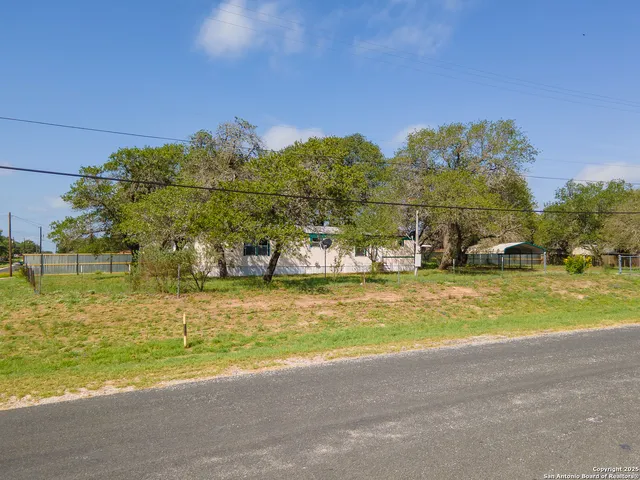 $130,000 | 23103 Grand Spg Drive, Elmendorf, TX 78112