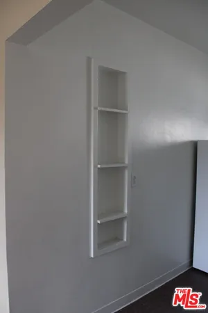 $1,750 | 6340 10th Avenue, Unit 6400 1/2, Los Angeles, CA 90043