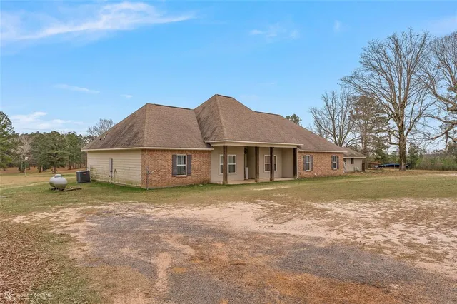 $299,000 | 656 Highway 807, Haynesville, LA 71038