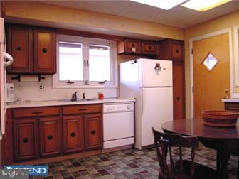119 Ravenhill Road Phoenixville, PA 19460 - Photo 5 of 11 Kitchen