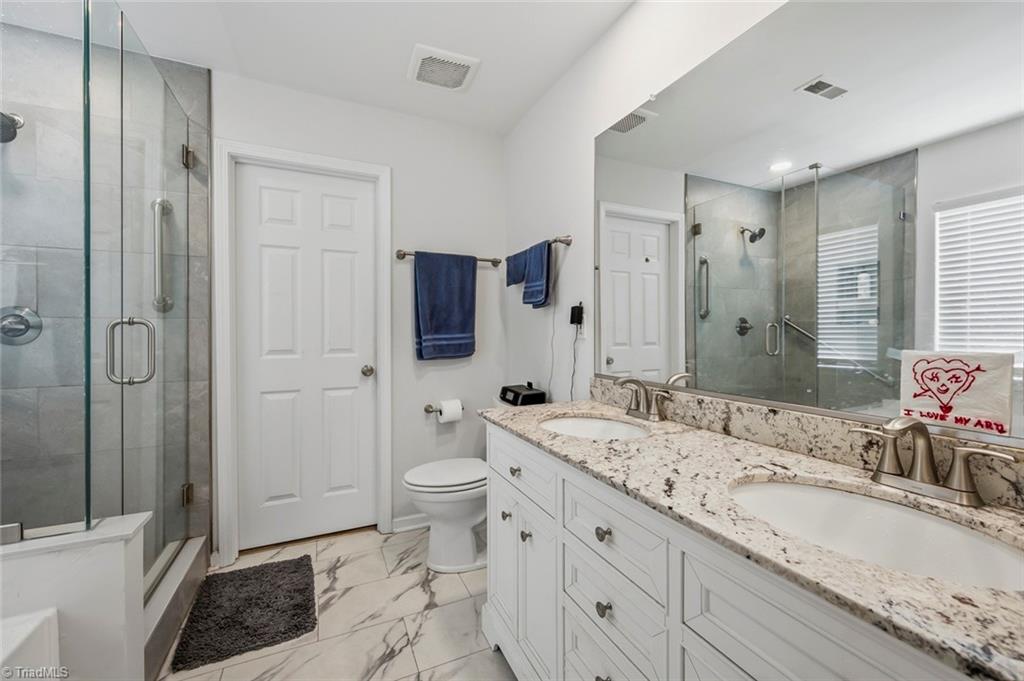 130 Salem Ridge Court Clemmons, NC 27012 - Photo 23 of 34 PRIAMARY BATH
