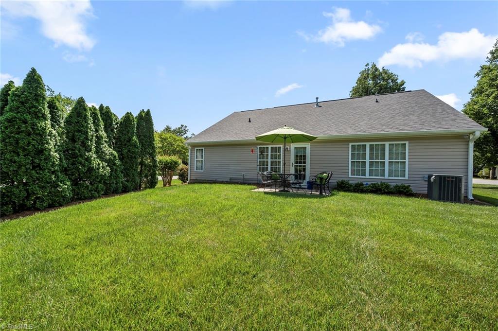 130 Salem Ridge Court Clemmons, NC 27012 - Photo 28 of 34 REAR, LARGE YARD