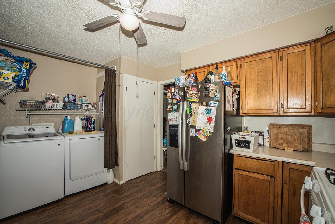 4205 Scotty Drive Amarillo, TX 79110 - Photo 6 of 19 Kitchen