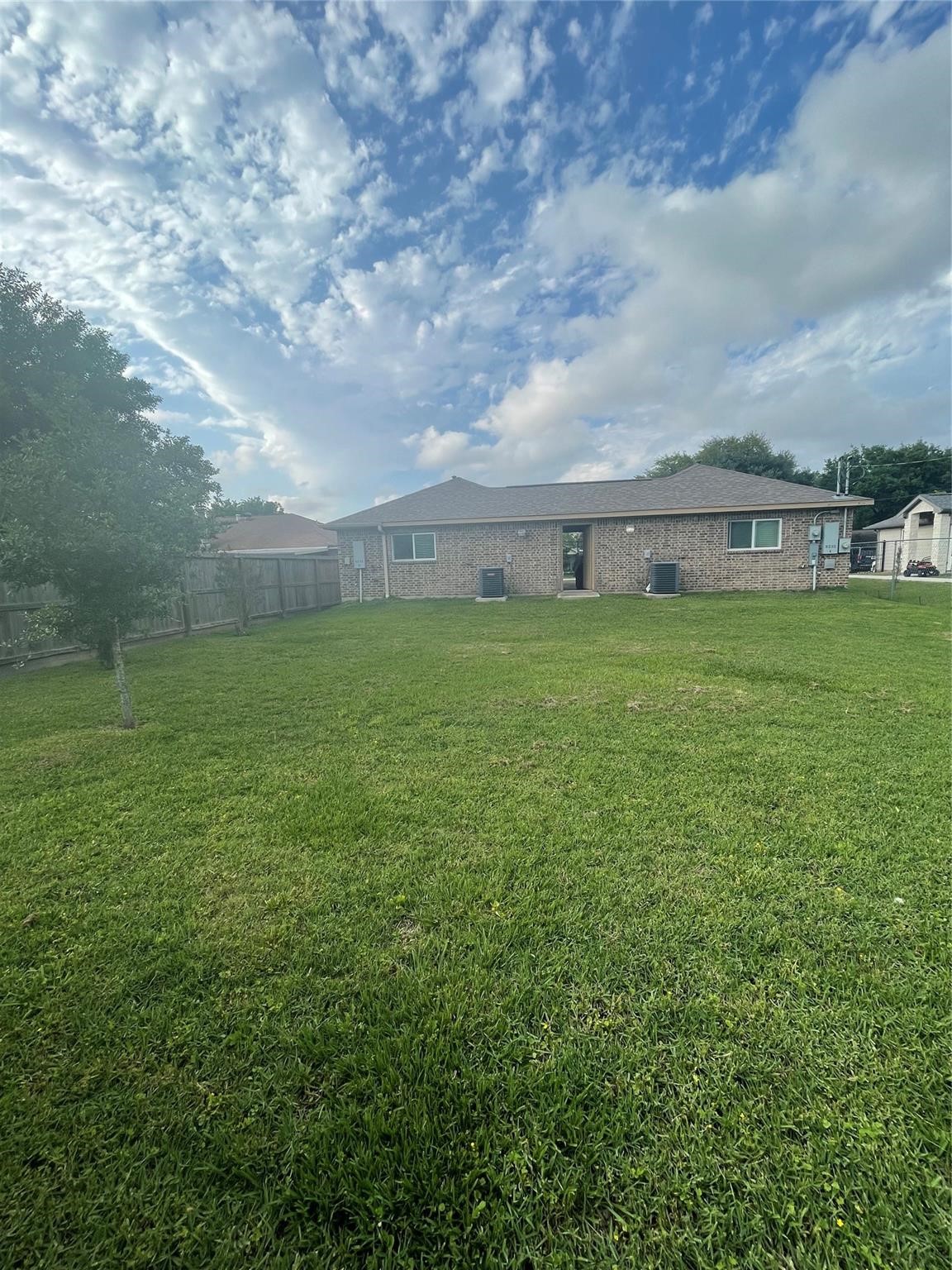 8230 Constellation Lane, Unit B Houston, TX 77075 - Photo 17 of 19 Back Patio view