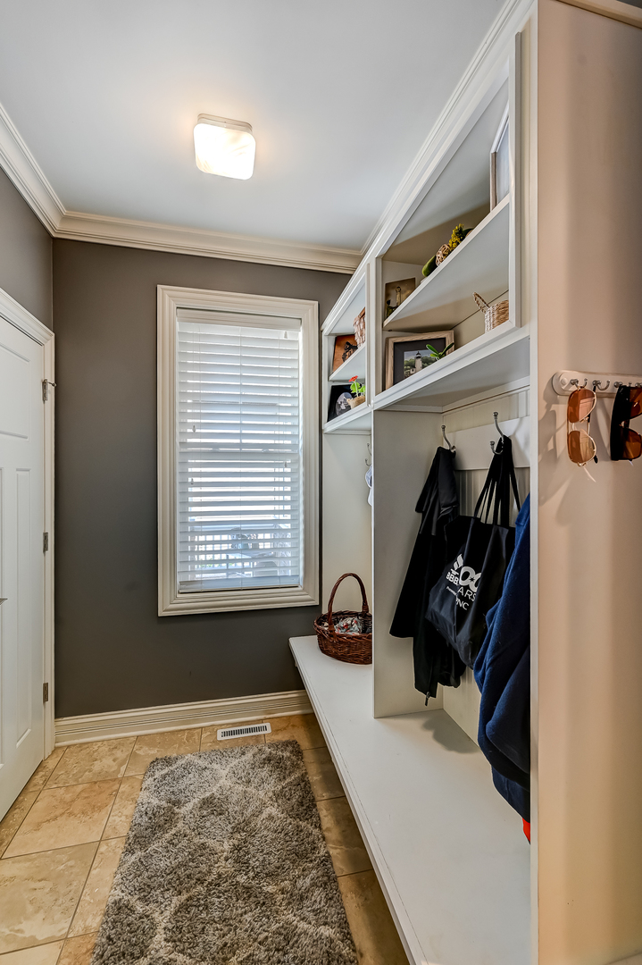 5607 Hillcrest Road Downers Grove, IL 60516 - Photo 18 of 50 a view of a livingroom with storage and utility