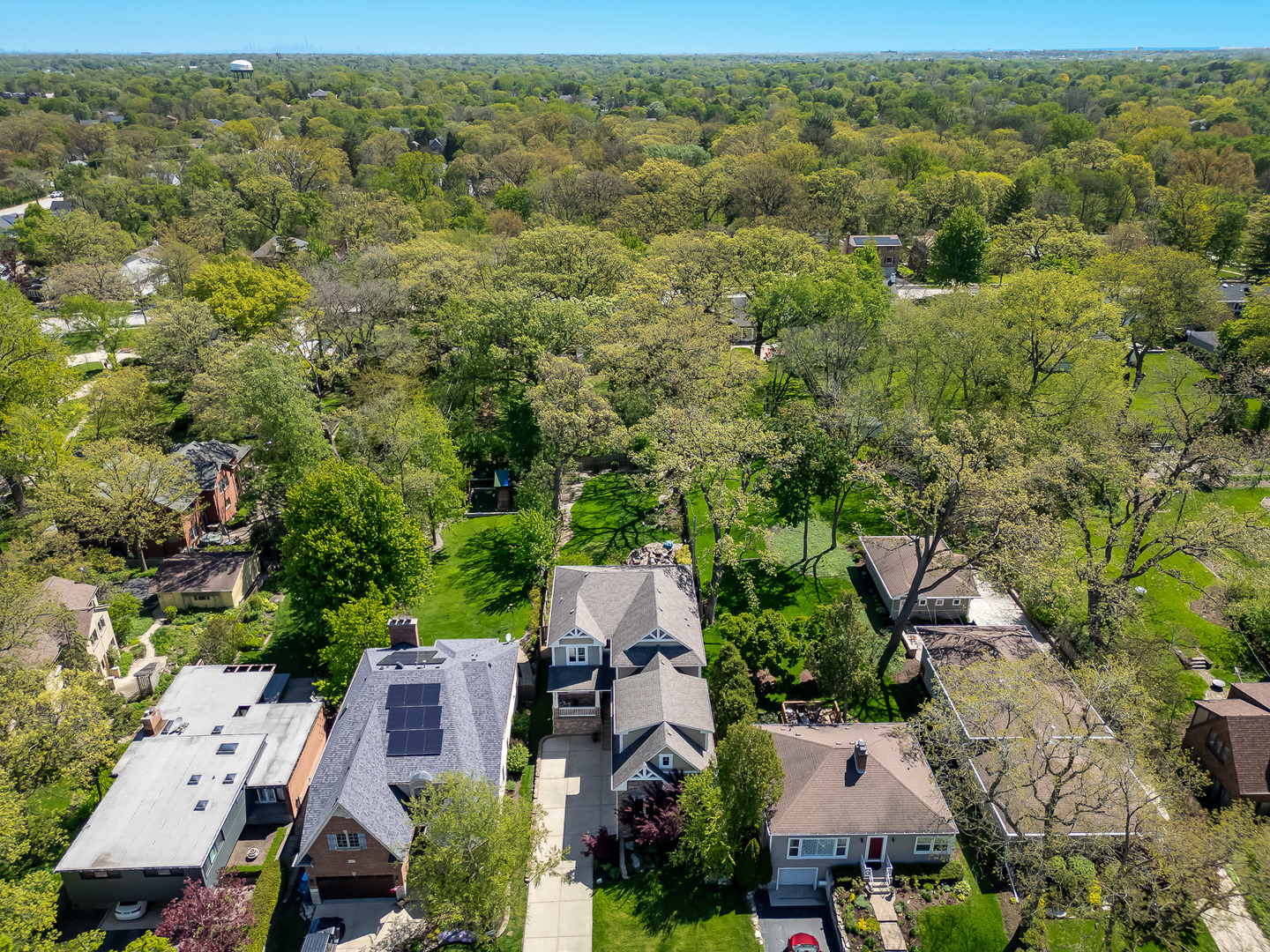 5607 Hillcrest Road Downers Grove, IL 60516 - Photo 47 of 50 an aerial view of multiple house