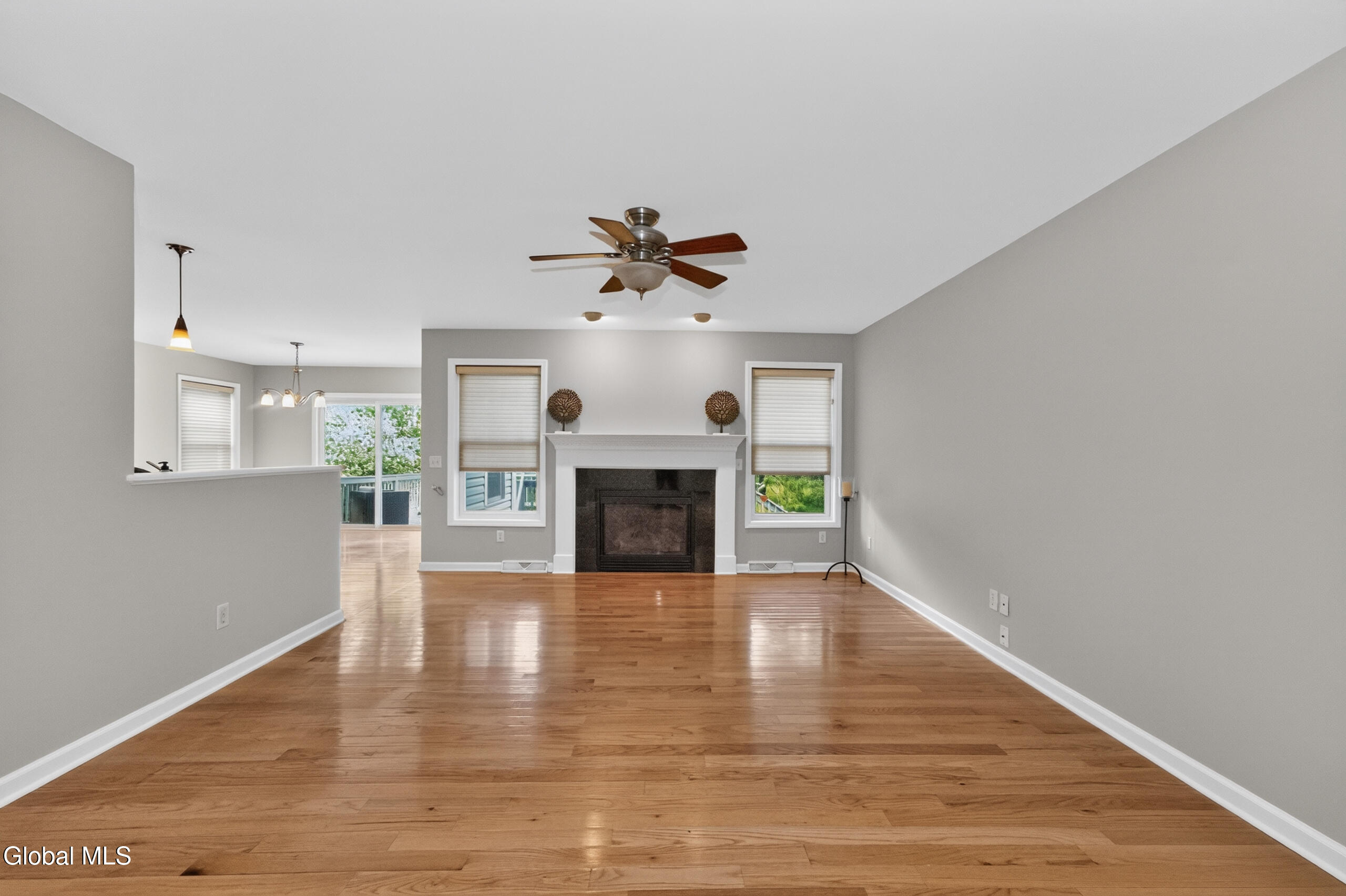 4303 Consaul Road Niskayuna, NY 12304 - Photo 15 of 35 Living Room
