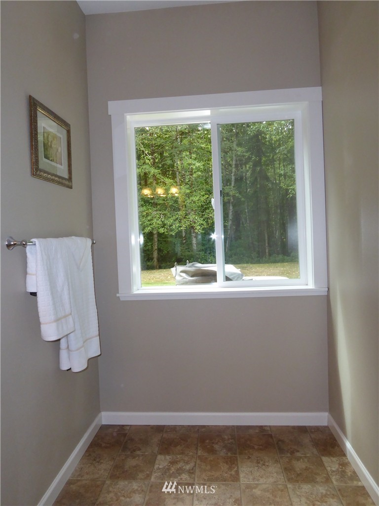 3942 Delphi Road Southwest Olympia, WA 98512 - Photo 11 of 19 Gallery Image 11