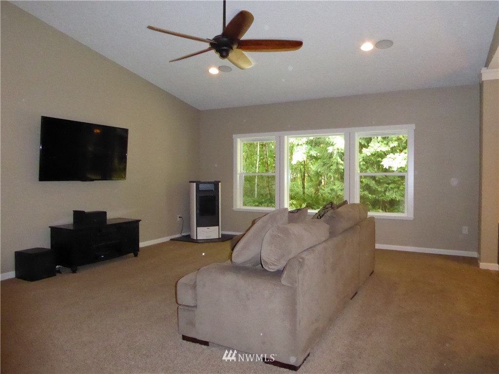3942 Delphi Road Southwest Olympia, WA 98512 - Photo 4 of 19 Gallery Image 4