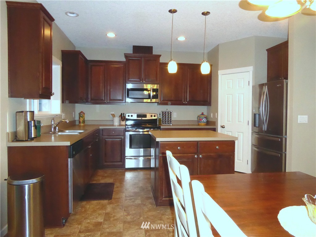3942 Delphi Road Southwest Olympia, WA 98512 - Photo 7 of 19 Gallery Image 7