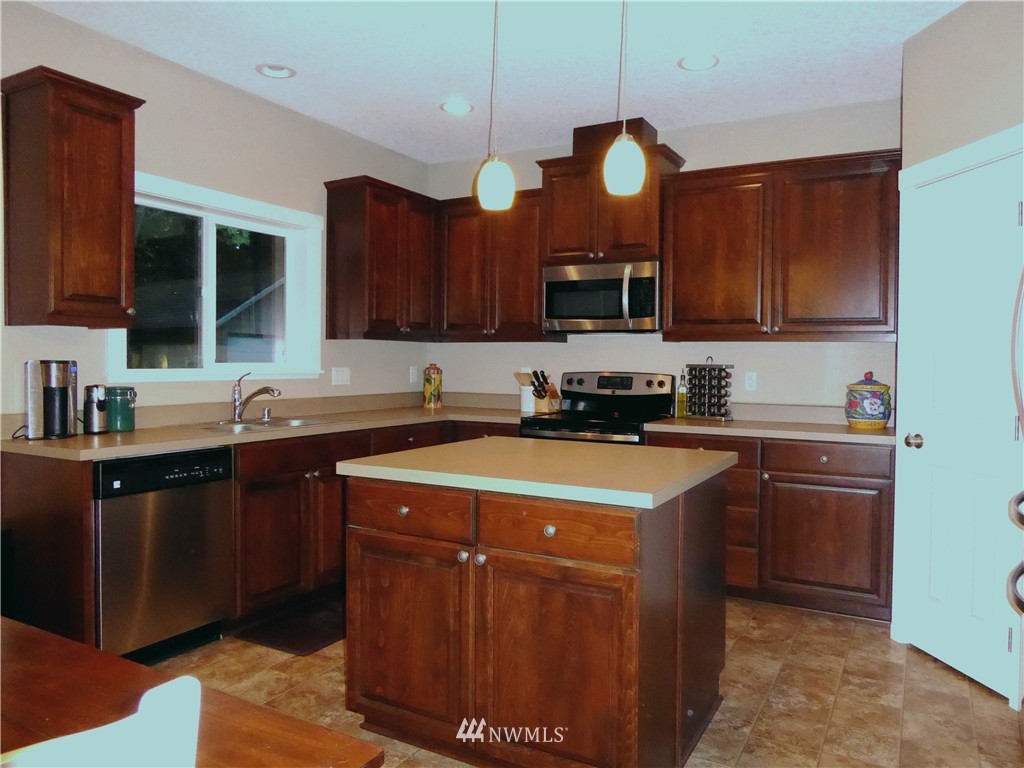 3942 Delphi Road Southwest Olympia, WA 98512 - Photo 8 of 19 Gallery Image 8