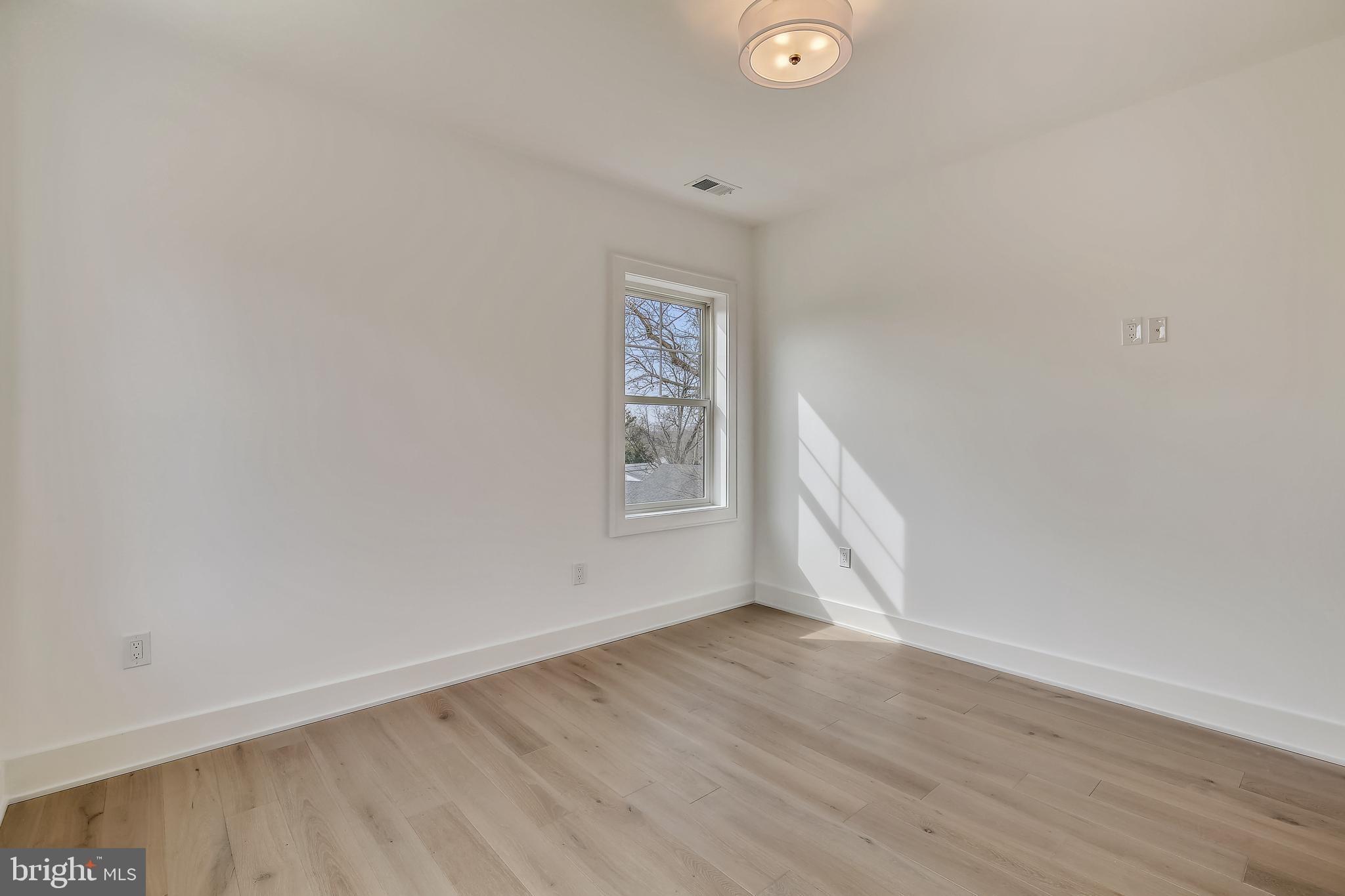 10024 Sinnott Drive Bethesda, MD 20817 - Photo 50 of 87