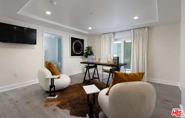 $10,000 | 155 North Hamilton Drive, Unit 102, Beverly Hills, CA 90211