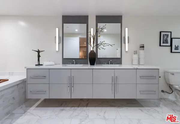 $10,000 | 155 North Hamilton Drive, Unit 102, Beverly Hills, CA 90211