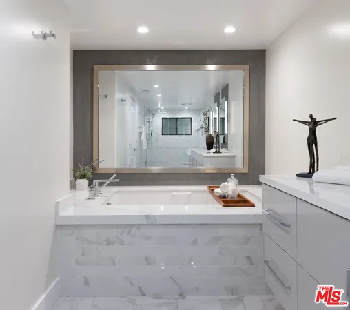 $10,000 | 155 North Hamilton Drive, Unit 102, Beverly Hills, CA 90211