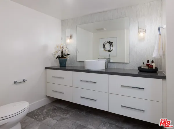 $10,000 | 155 North Hamilton Drive, Unit 102, Beverly Hills, CA 90211