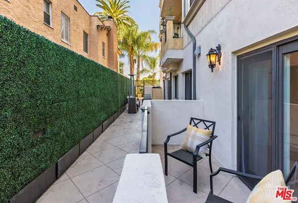 $10,000 | 155 North Hamilton Drive, Unit 102, Beverly Hills, CA 90211