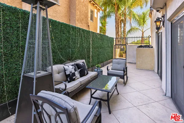 $10,000 | 155 North Hamilton Drive, Unit 102, Beverly Hills, CA 90211