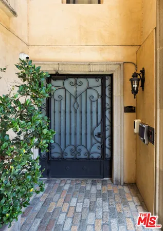 $10,000 | 155 North Hamilton Drive, Unit 102, Beverly Hills, CA 90211