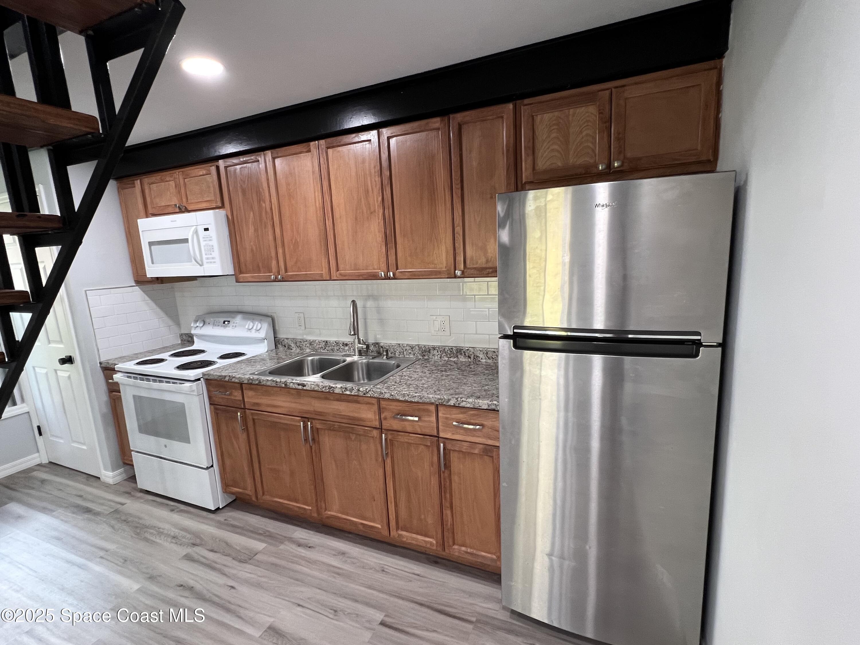 3318 Overlook Drive, Unit 61 Palm Bay, FL 32905 - Photo 3 of 22 3318 kitchen2