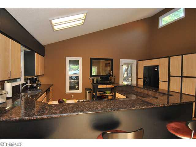 4929 Country Ridge Road Clemmons, NC 27012 - Photo 5 of 14 Kitchen.