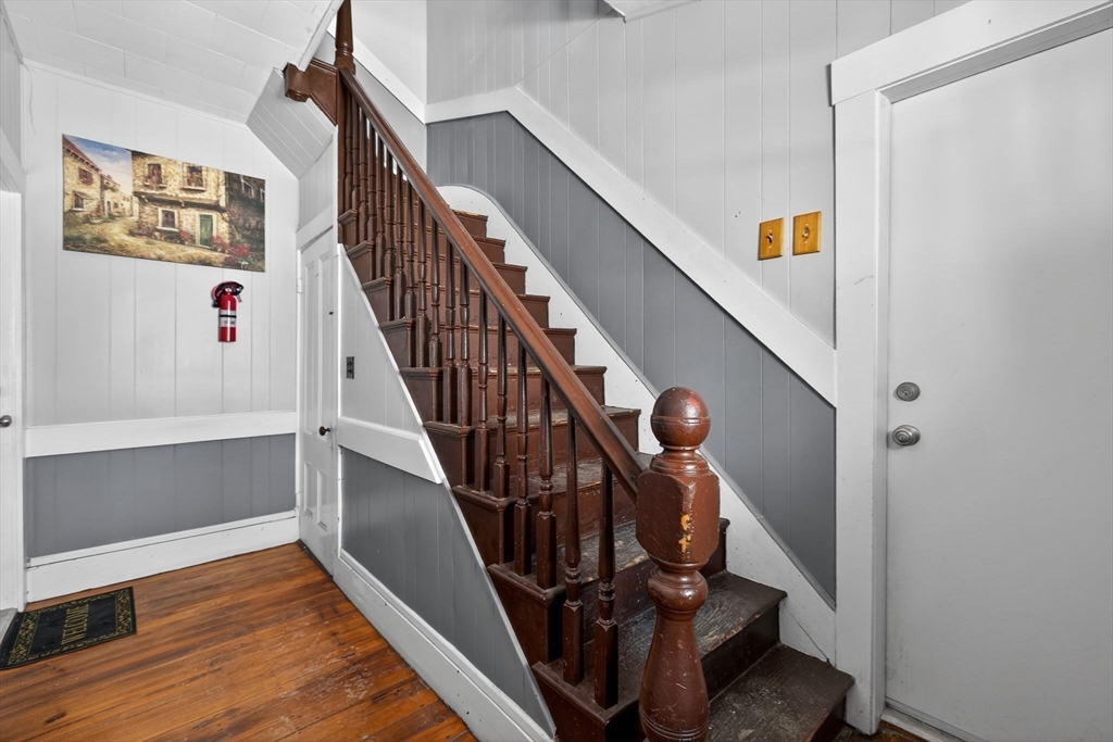 6 Morris Street Lynn, MA 01905 - Photo 15 of 36 a view of entryway