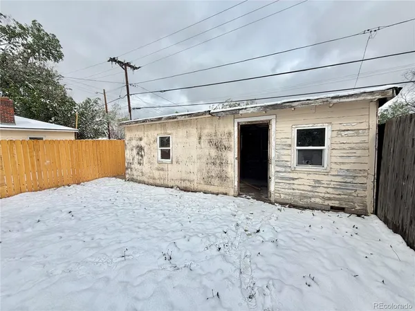$3,150 | 988 Yates Street, Denver, CO 80204