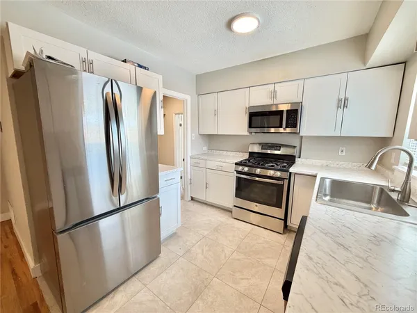 $3,150 | 988 Yates Street, Denver, CO 80204