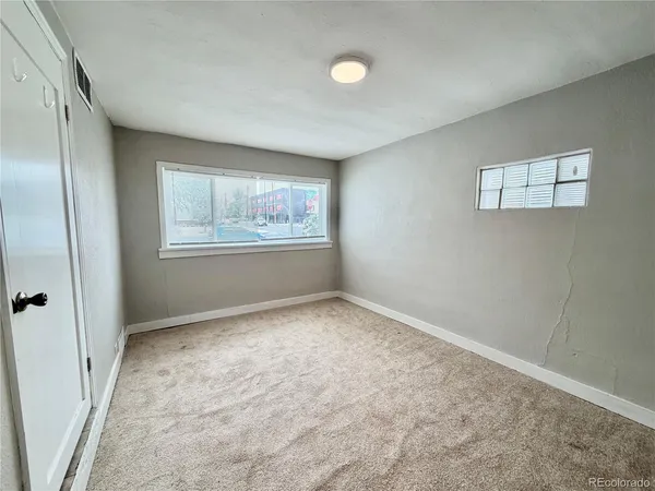 $3,150 | 988 Yates Street, Denver, CO 80204