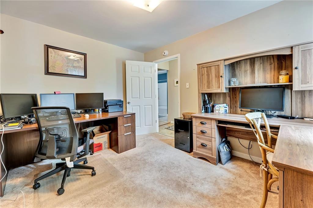 46 Gensler Road Pittsburgh, PA 15236 - Photo 9 of 20 Gallery Image 9