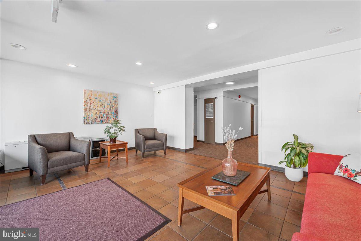 5112 MacArthur Boulevard Northwest, Unit 110 Washington, DC 20016 - Photo 14 of 38