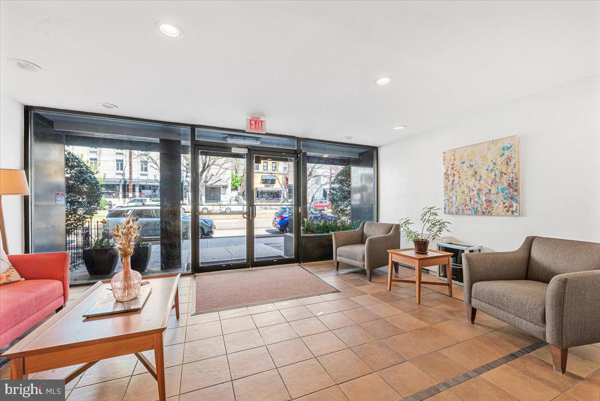 5112 MacArthur Boulevard Northwest, Unit 110 Washington, DC 20016 - Photo 15 of 38