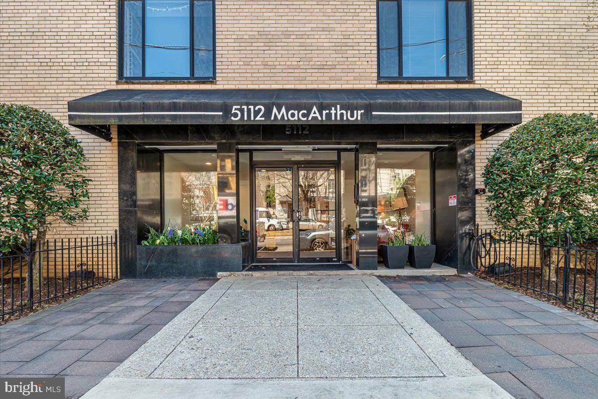 5112 MacArthur Boulevard Northwest, Unit 110 Washington, DC 20016 - Photo 16 of 38