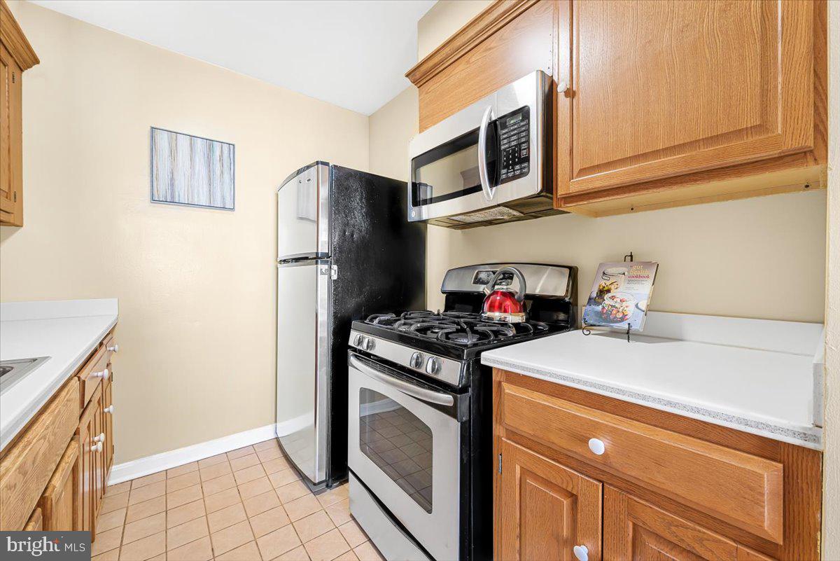 5112 MacArthur Boulevard Northwest, Unit 110 Washington, DC 20016 - Photo 8 of 38