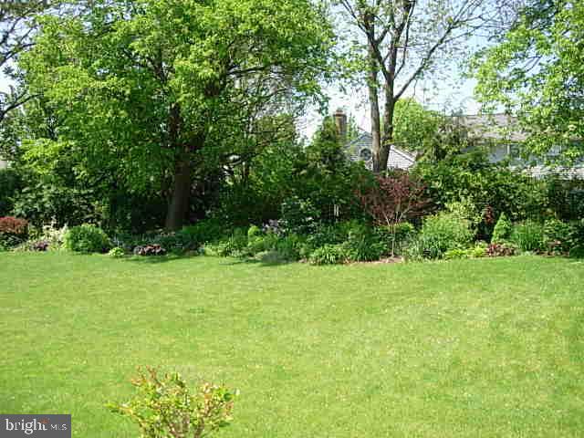 2930 Brookfield Road Lancaster, PA 17601 - Photo 3 of 11