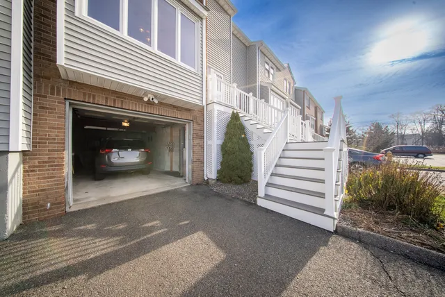 $2,500 | 83 Carriage Drive, Unit 83, Milford, CT 06460